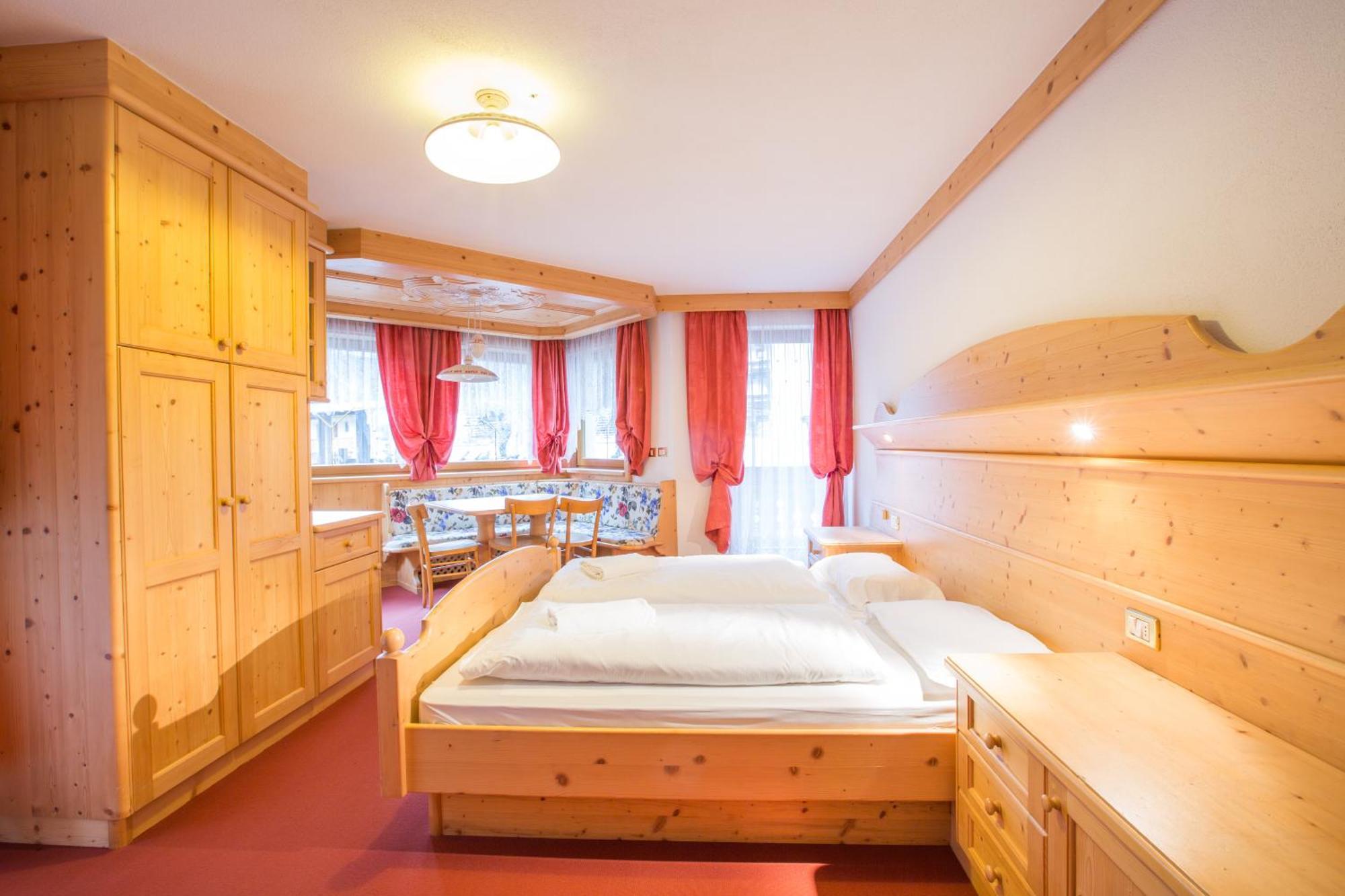 Chalet Hotel Diamant San Martino in Badia Zewnętrze zdjęcie