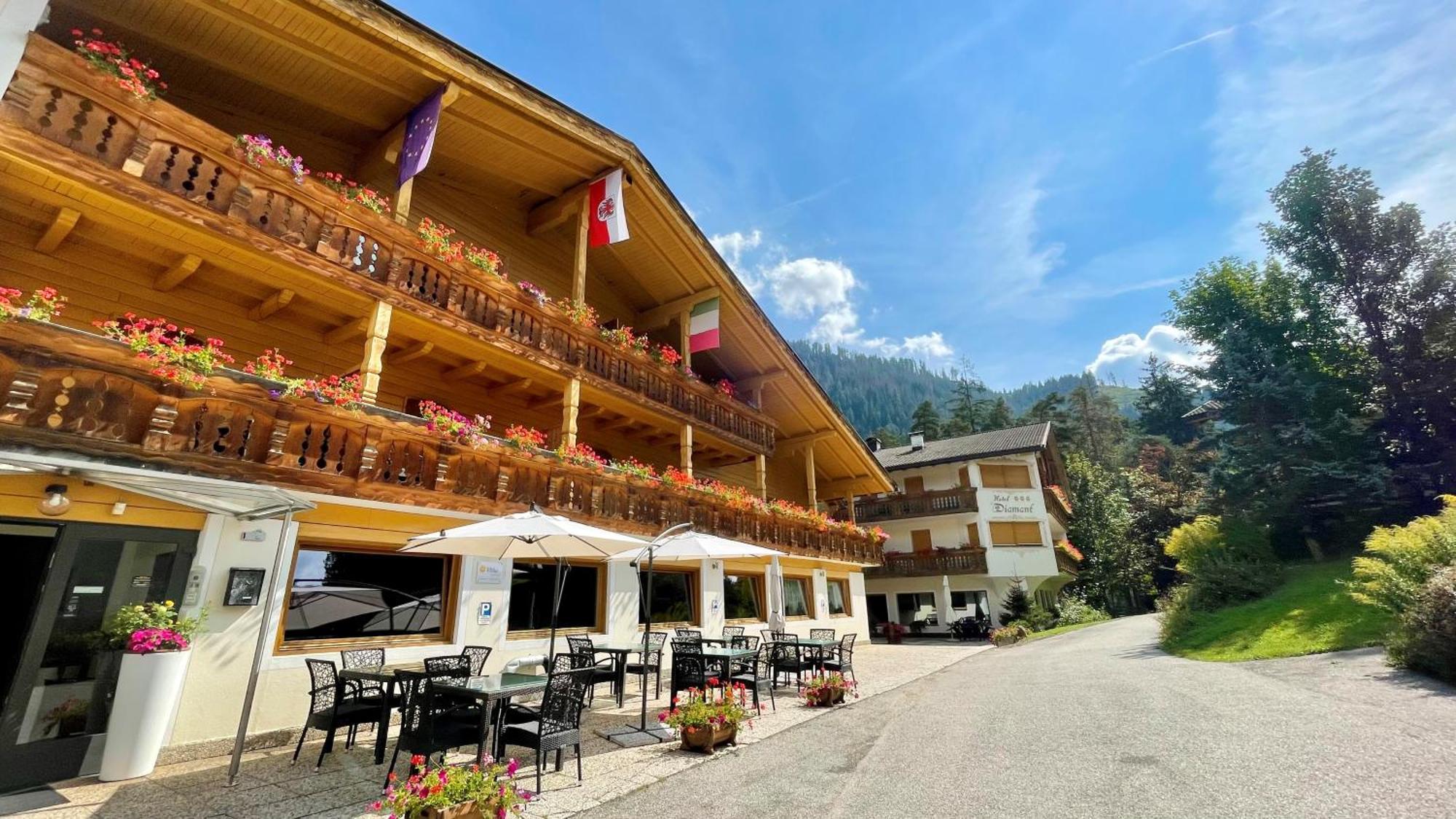 Chalet Hotel Diamant San Martino in Badia Zewnętrze zdjęcie